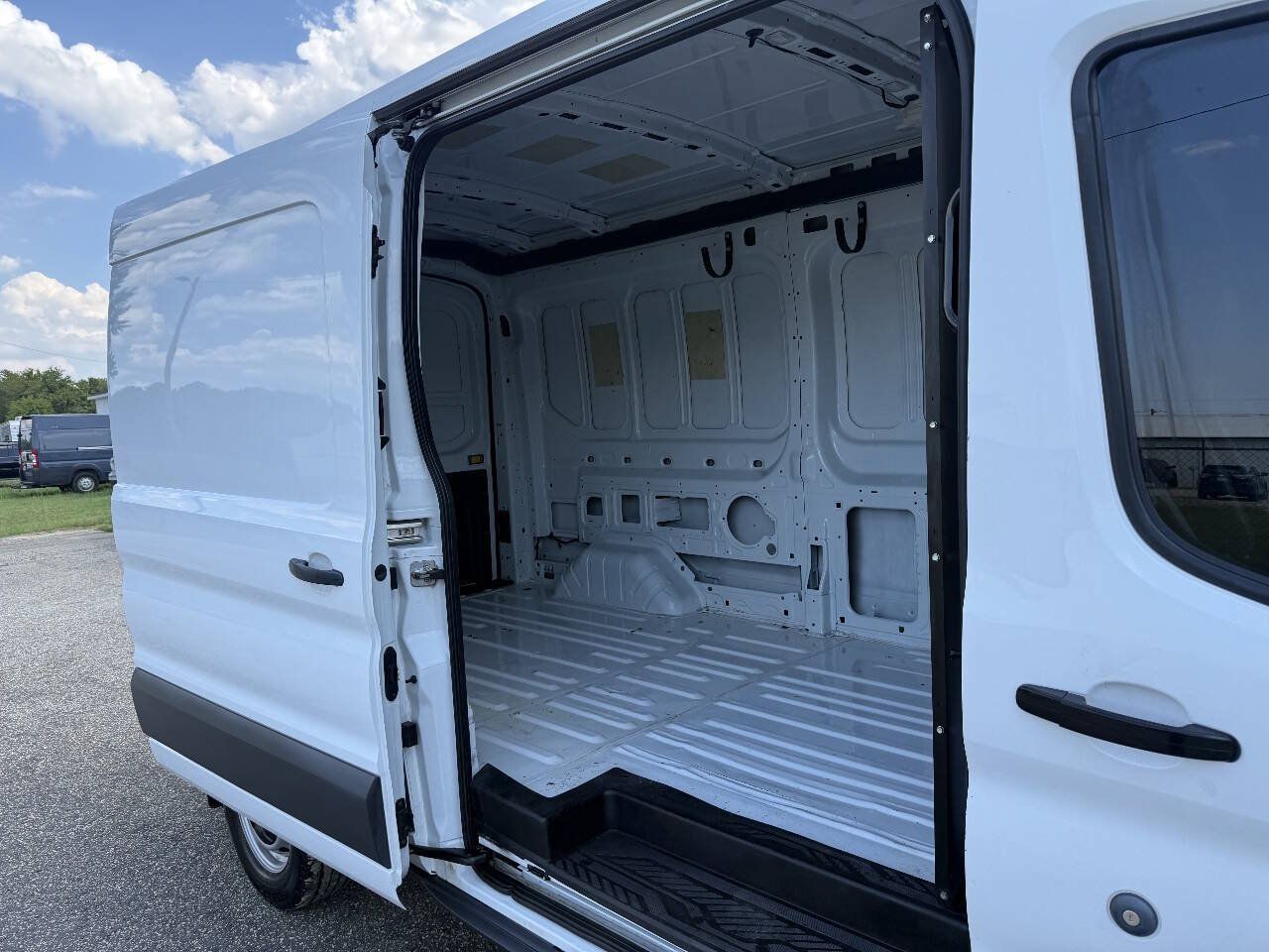 Used 2018 Ford Transit 350 148 Medium Roof RWD image 19