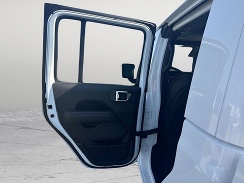 New 2026 Jeep Gladiator Sport image 10