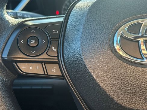 Used 2022 Toyota Corolla LE image 19