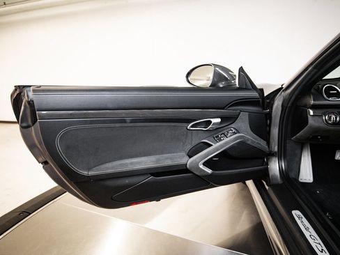 Certified 2025 Porsche 718 Boxster GTS RWD image 23
