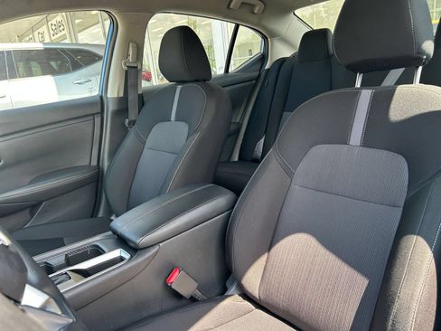 Used 2025 Nissan Sentra SV FWD image 31