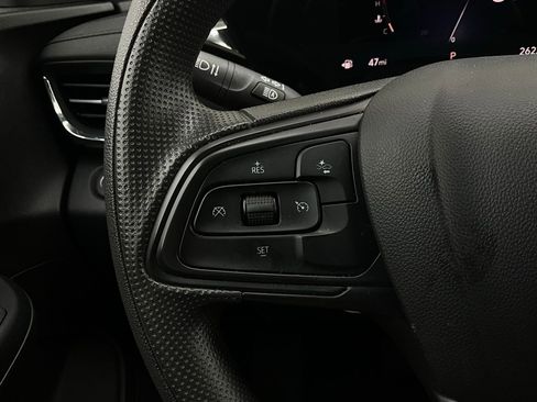 Used 2025 Buick Envista Preferred image 33