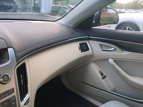 Used 2009 Cadillac CTS 3.6 RWD image 23