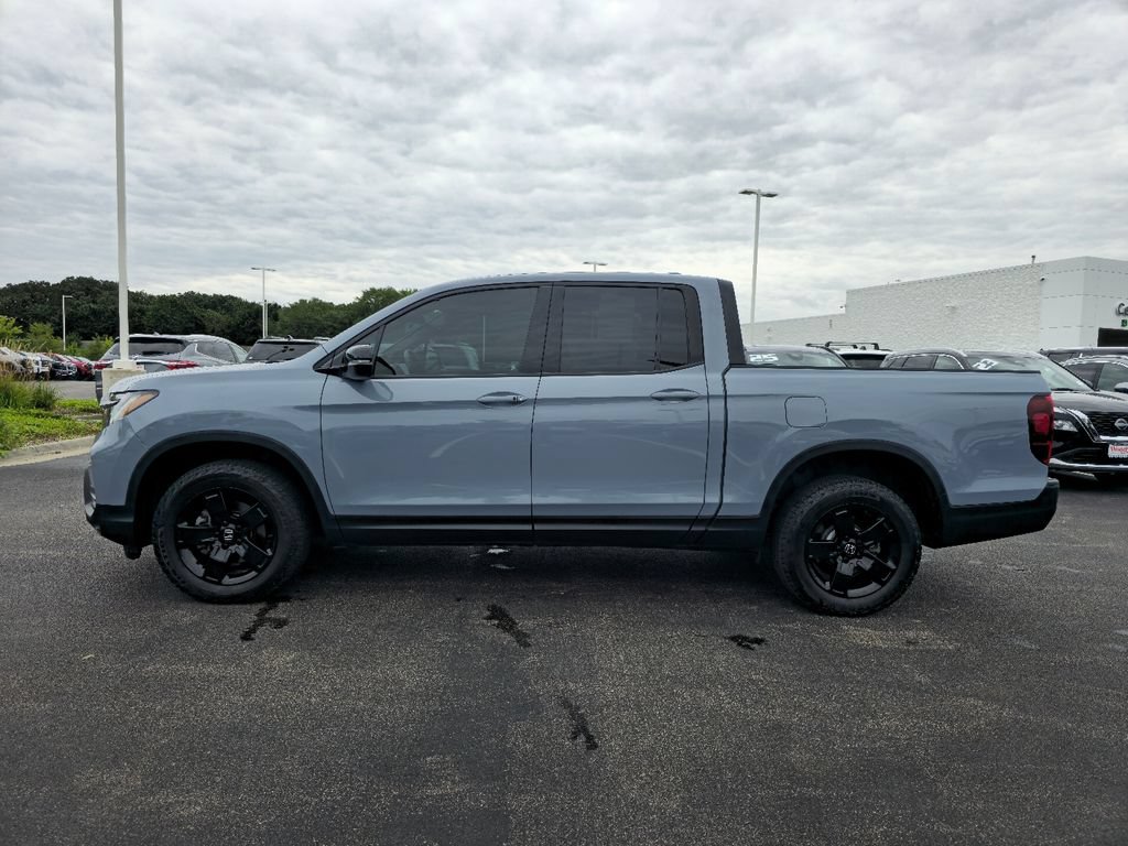 Used 2025 Honda Ridgeline Black Edition image 9