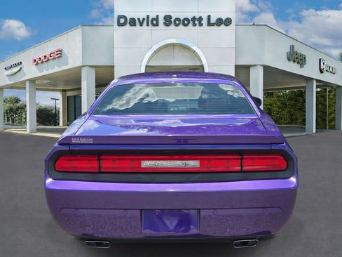 Used 2014 Dodge Challenger R/T RWD image 7