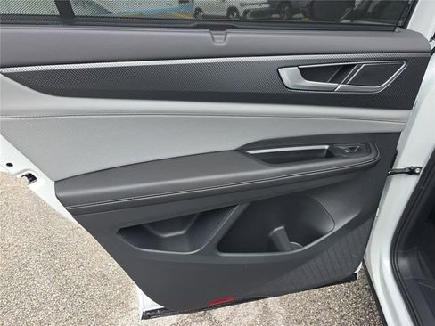 New 2026 Volkswagen Atlas Cross Sport SEL R-Line image 10