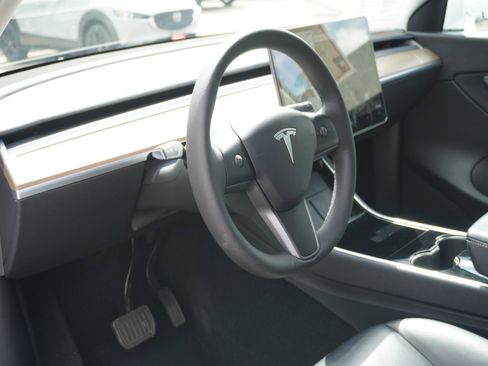 Used 2021 Tesla Model Y Long Range image 20