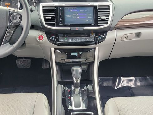 Used 2016 Honda Accord EX-L image 30