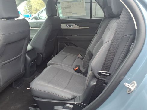 Used 2026 Ford Explorer Active AWD/4WD image 8