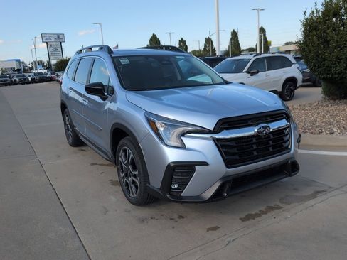 Used 2025 Subaru Ascent Limited image 4