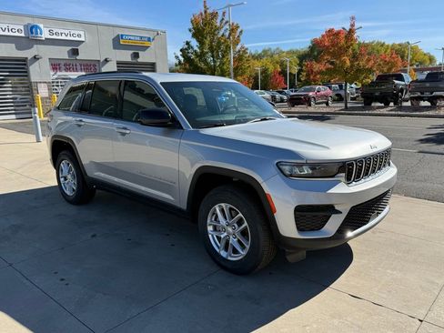 New 2025 Jeep Grand Cherokee Laredo X w/ Luxury Tech Group I image 6