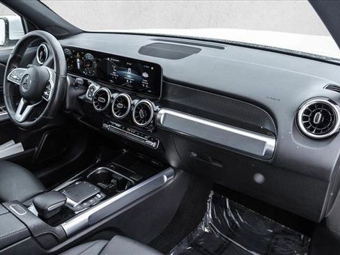 Certified 2021 Mercedes-Benz GLB 250 4MATIC image 23