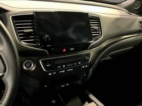 Used 2025 Honda Passport TrailSport image 9