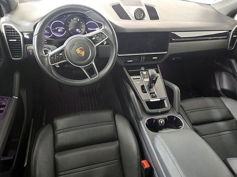 Used 2023 Porsche Cayenne AWD/4WD image 12