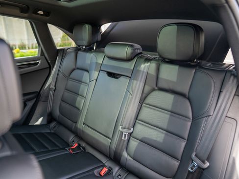 Certified 2026 Porsche Macan AWD/4WD image 23