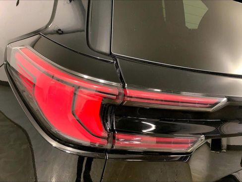 Used 2025 GMC Acadia Elevation AWD/4WD image 28