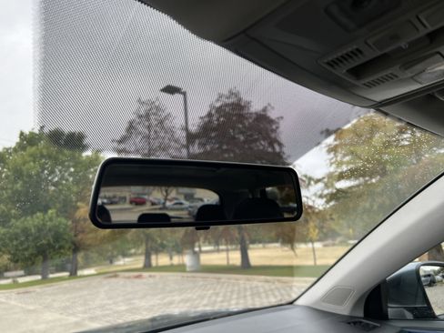 Certified 2022 Volkswagen Taos SE w/ Panoramic Sunroof Package image 25