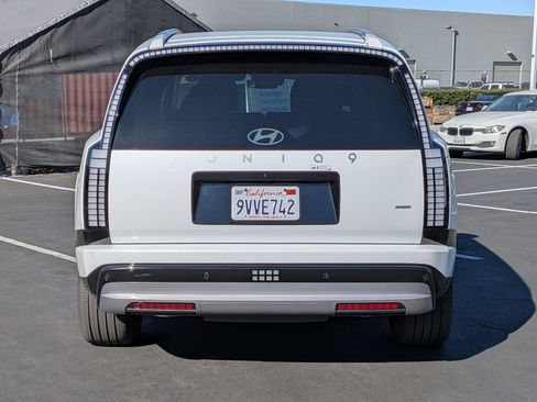 Used 2026 Hyundai Ioniq 9 Limited image 9