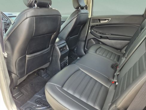 Used 2019 Ford Edge SEL w/ Equipment Group 201A FWD image 16