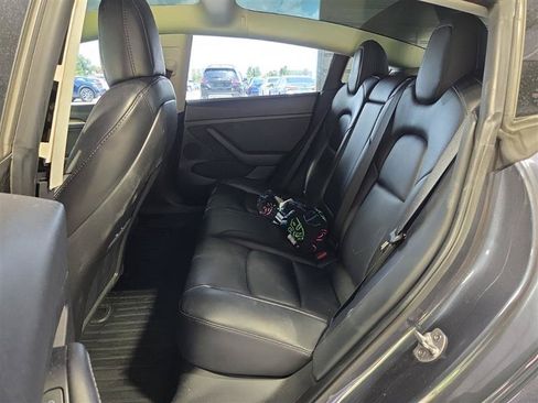 Used 2022 Tesla Model 3 Standard Range RWD image 6