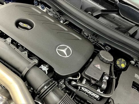 New 2025 Mercedes-Benz GLA 250 image 17