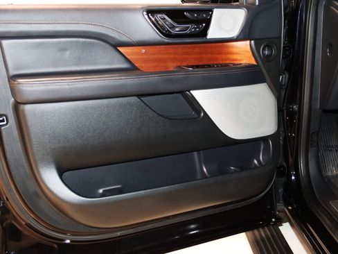 Used 2024 Lincoln Navigator L Black Label AWD/4WD image 32