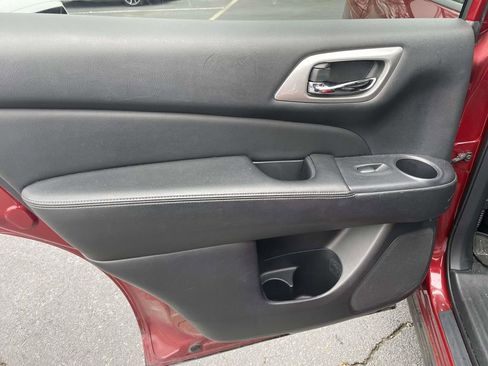 Used 2019 Nissan Pathfinder Platinum image 54