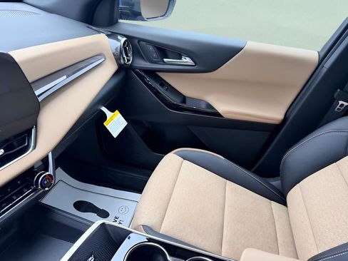 New 2026 Chevrolet Equinox ACTIV w/ Convenience Package III image 29