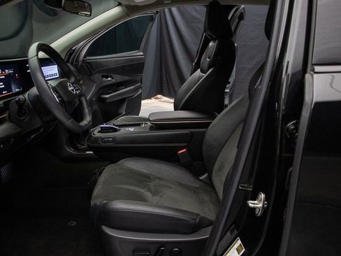 Used 2024 Nissan Ariya AWD image 27