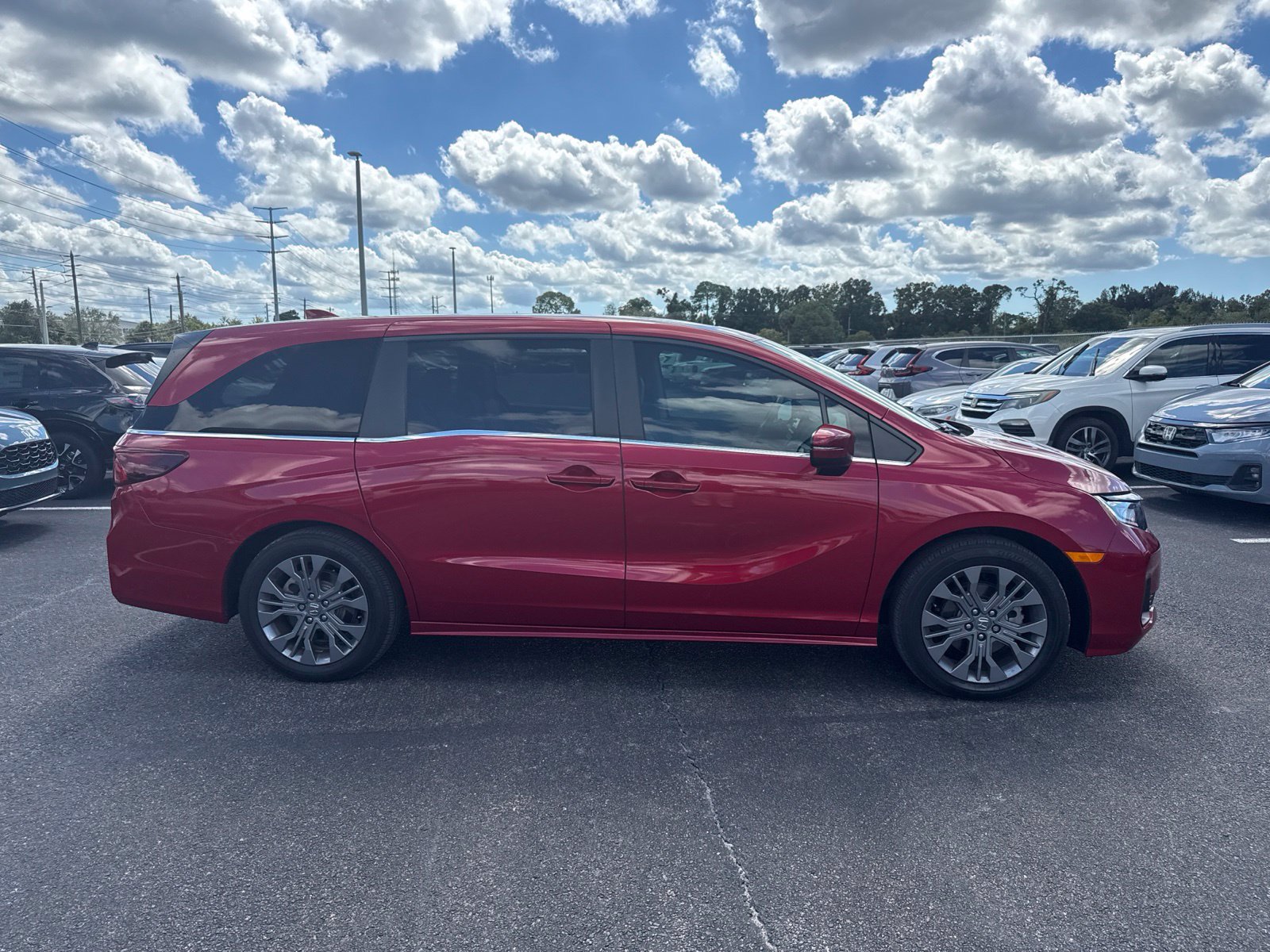 Certified 2025 Honda Odyssey Touring image 8