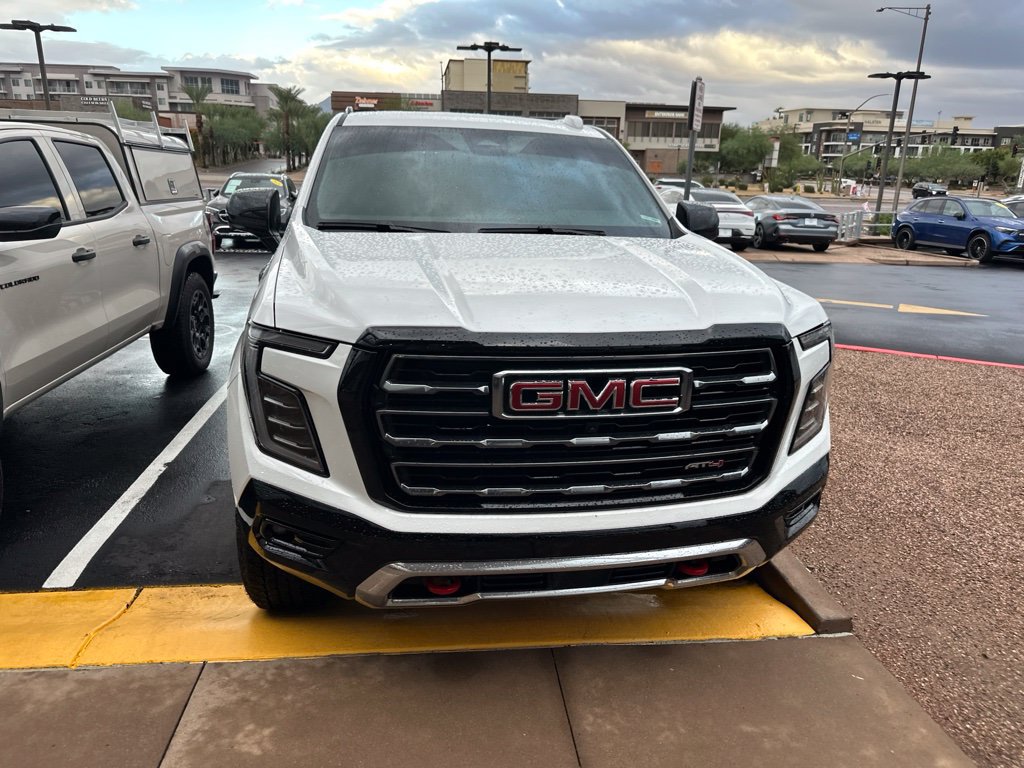 Used 2026 GMC Yukon AT4 AWD/4WD image 2