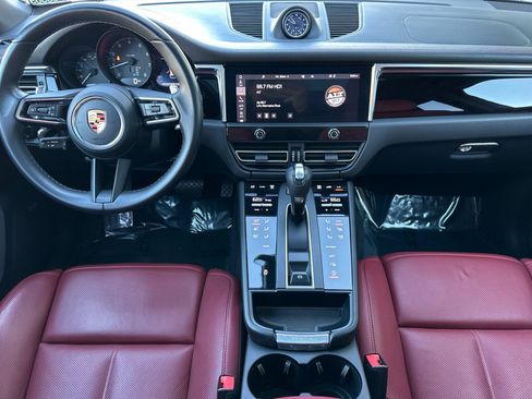 Used 2022 Porsche Macan image 6