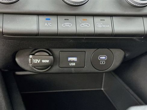 Used 2025 Hyundai Elantra SE FWD image 18