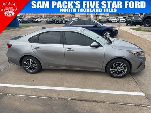 Used 2024 Kia Forte LXS image 4