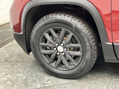 Used 2018 GMC Acadia SLT image 34