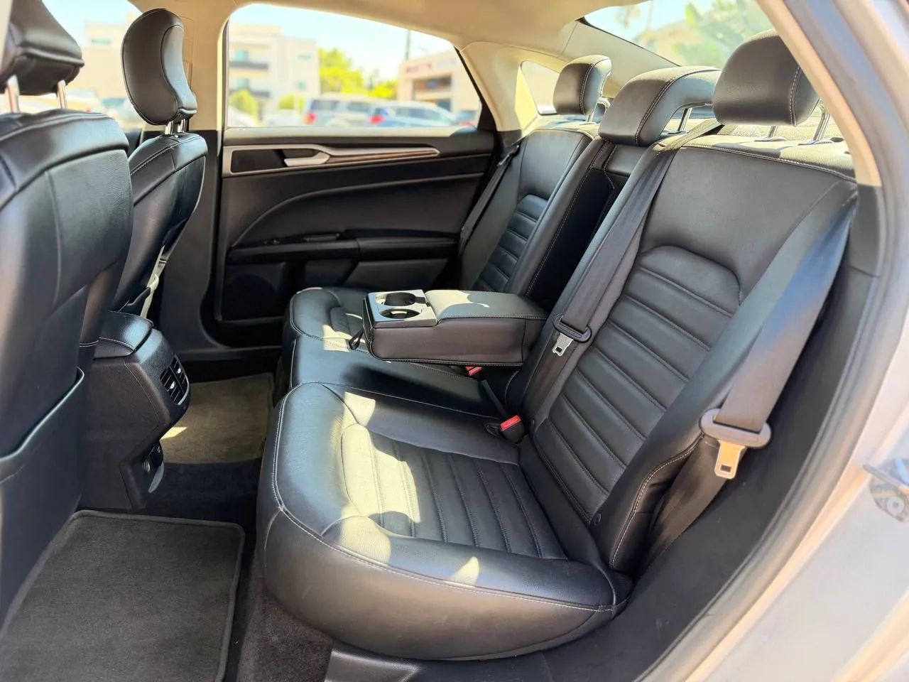 Used 2017 Ford Fusion SE w/ Equipment Group 602A FWD image 29