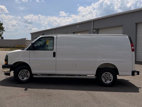 Used 2025 GMC Savana 2500 w/ Driver Convenience Package RWD image 9