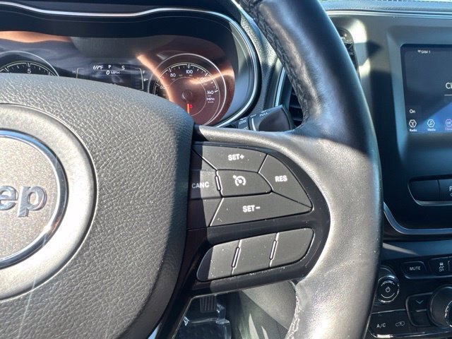 Used 2019 Jeep Cherokee Latitude Plus FWD image 25