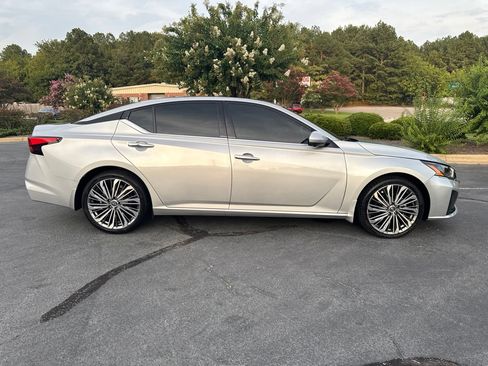 Used 2023 Nissan Altima 2.5 SL FWD image 8