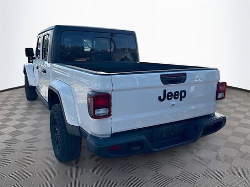 Used 2022 Jeep Gladiator Willys image 8