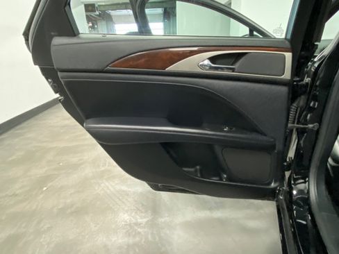 Used 2017 Lincoln MKZ Reserve image 41