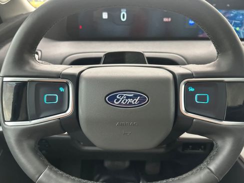 Certified 2025 Ford Expedition Active AWD/4WD image 25