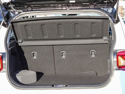 New 2025 Hyundai Venue Limited image 11