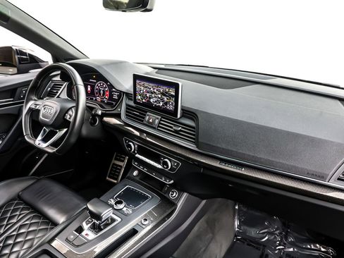 Used 2020 Audi SQ5 Premium Plus w/ Premium Plus Package image 16
