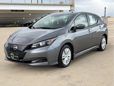 Used 2025 Nissan Leaf S FWD image 3