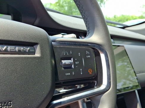 Certified 2025 Land Rover Discovery Sport Dynamic SE image 22