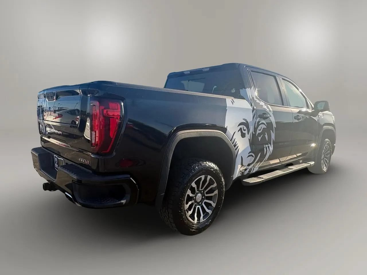 Used 2021 GMC Sierra 1500 AT4 w/ AT4 Preferred Package AWD/4WD image 3