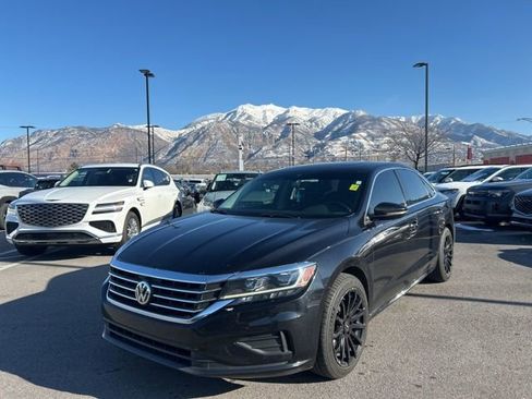 Used 2022 Volkswagen Passat 2.0T SE image 1