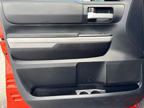 Used 2018 Toyota Tundra SR5 w/ SR5 Upgrade Package image 38