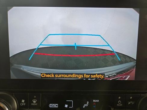 Used 2024 Toyota Highlander XLE image 21